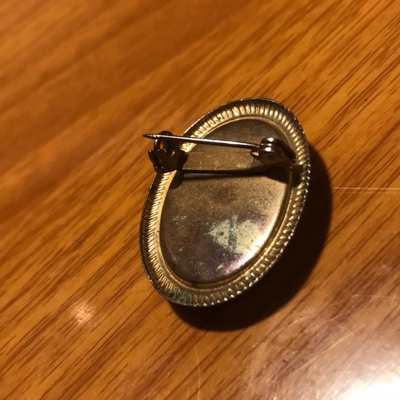 Vintage Victorian Cameo Brooch - Picture 4 of 7